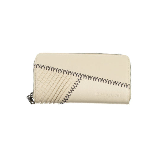 Chic Wallet with Contrasting Accents