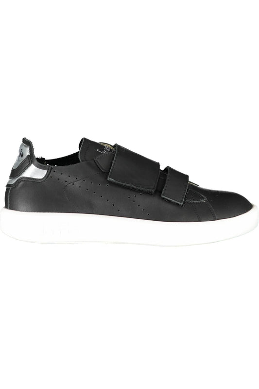 Sleek Leather Sneakers with Contrast Details